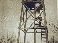 Piramida, 11. travnja.1926. Članovi HPD Zrin ispred novopodignute piramide na Hrastovičkoj gori